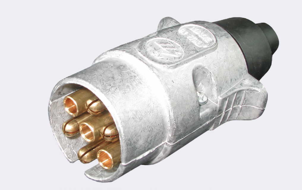 QVEE 7 pin large round metal trailer plug